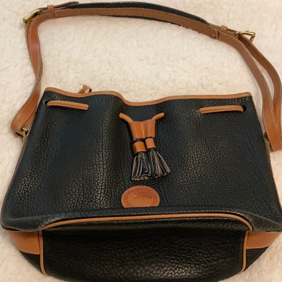 Dooney & Bourke Handbags - Dooney & Bourke Dark Navy Blue Leather purse